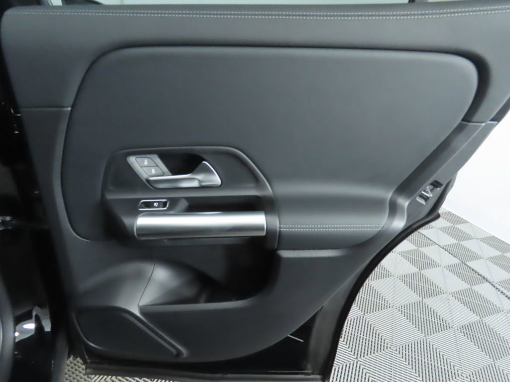 Certified 2025 Mercedes-Benz GLA 250 image 27