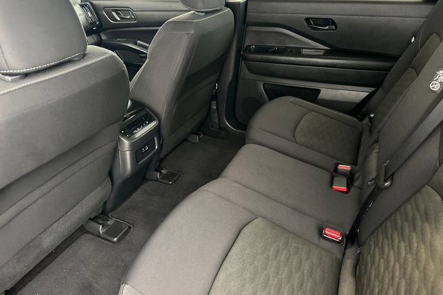 Used 2024 Nissan Pathfinder SV FWD image 14
