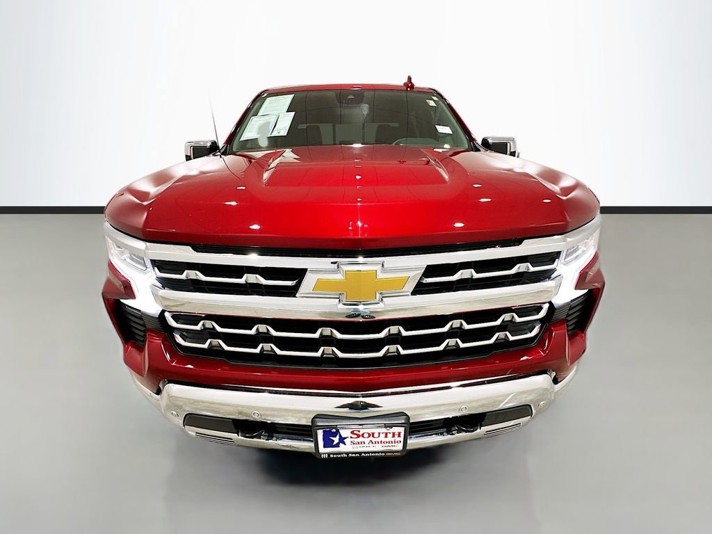 Used 2025 Chevrolet Silverado 1500 LTZ AWD/4WD image 2