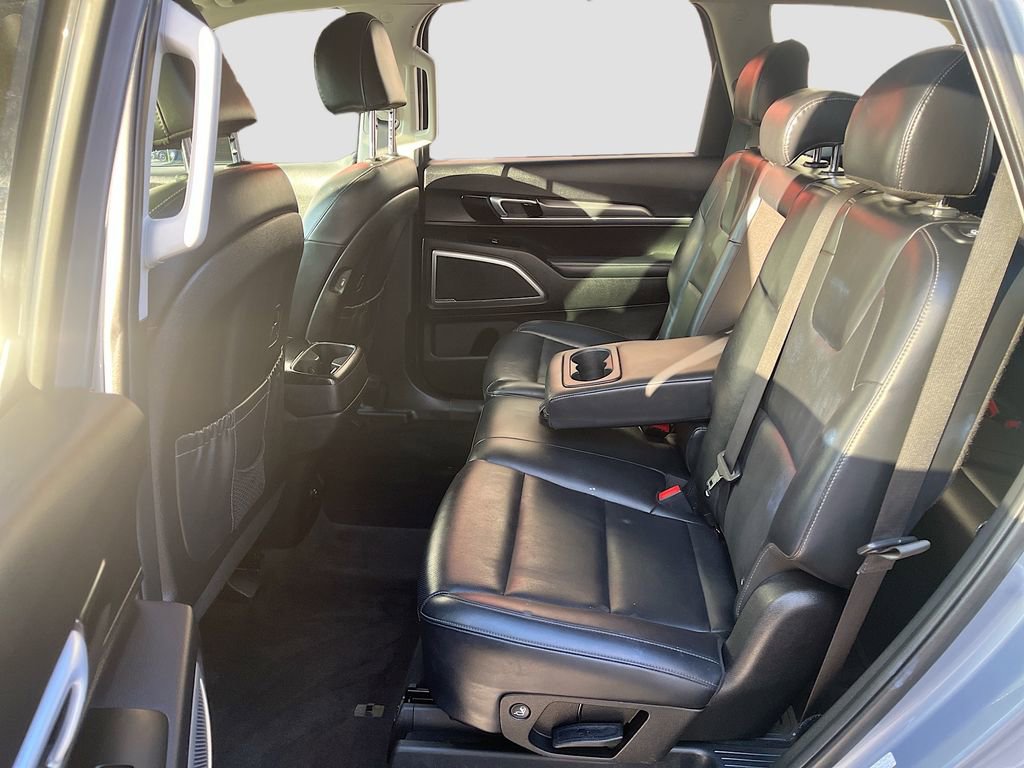 Used 2022 Kia Telluride LX image 24