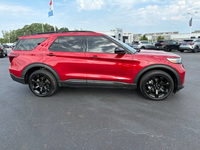 Used 2023 Ford Explorer ST-Line w/ Class IV Trailer Tow Package AWD/4WD image 4