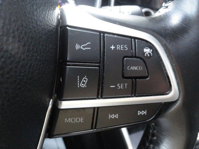 Used 2023 Toyota Highlander XLE image 18