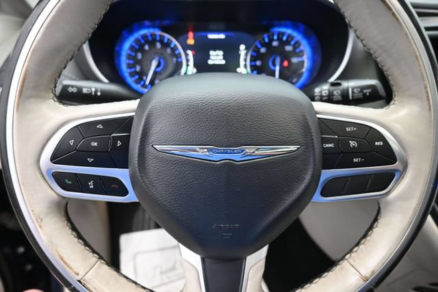 Used 2019 Chrysler Pacifica Limited FWD image 19