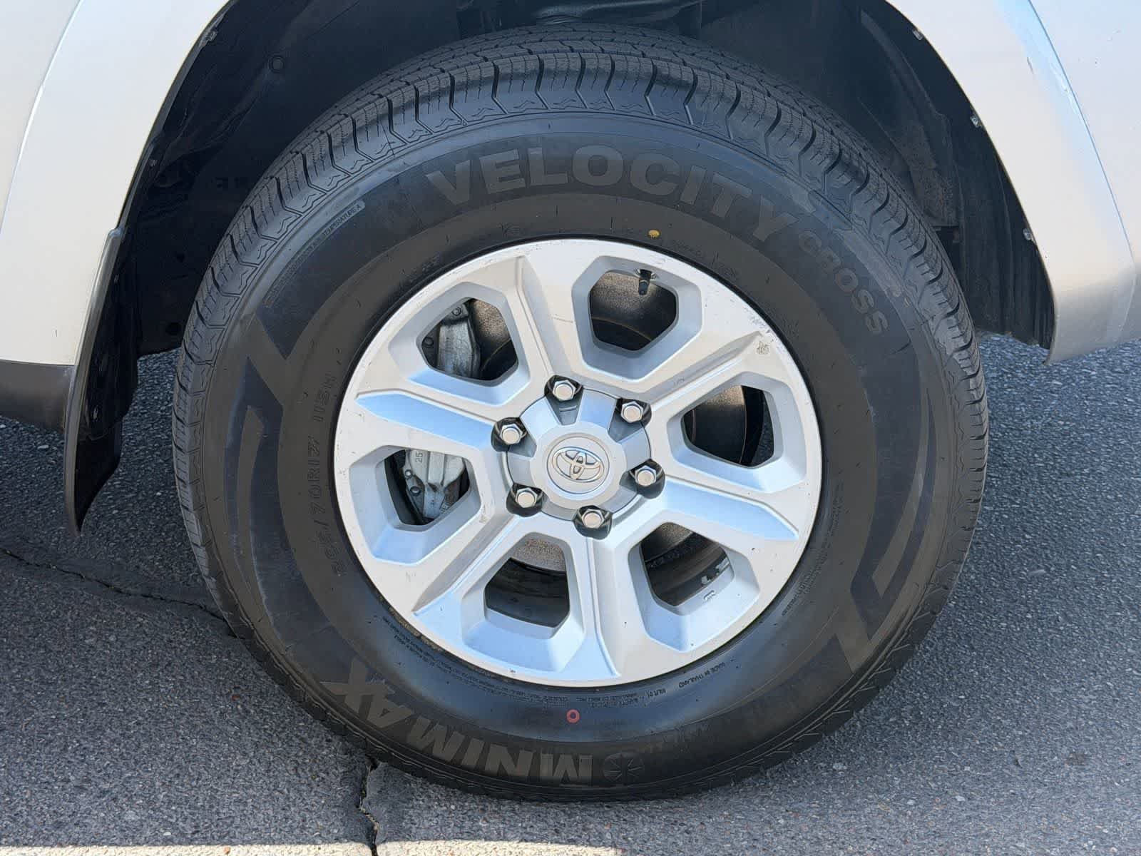 Used 2022 Toyota 4Runner SR5 AWD/4WD image 10