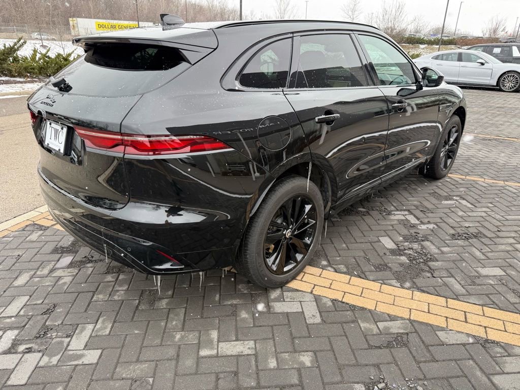 Used 2024 Jaguar F-PACE R-Dynamic S image 5