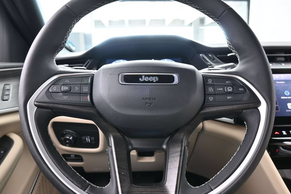 Used 2026 Jeep Grand Cherokee Limited RWD image 26