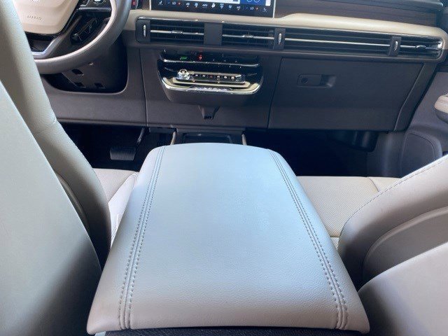 Used 2023 Lincoln Corsair Reserve image 25