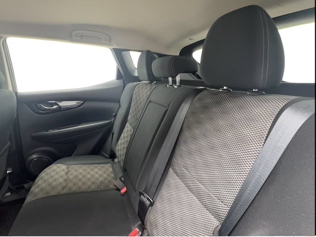 Used 2020 Nissan Rogue Sport SV FWD image 23