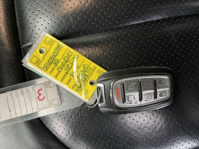 Used 2022 Chrysler Pacifica Touring-L FWD image 33