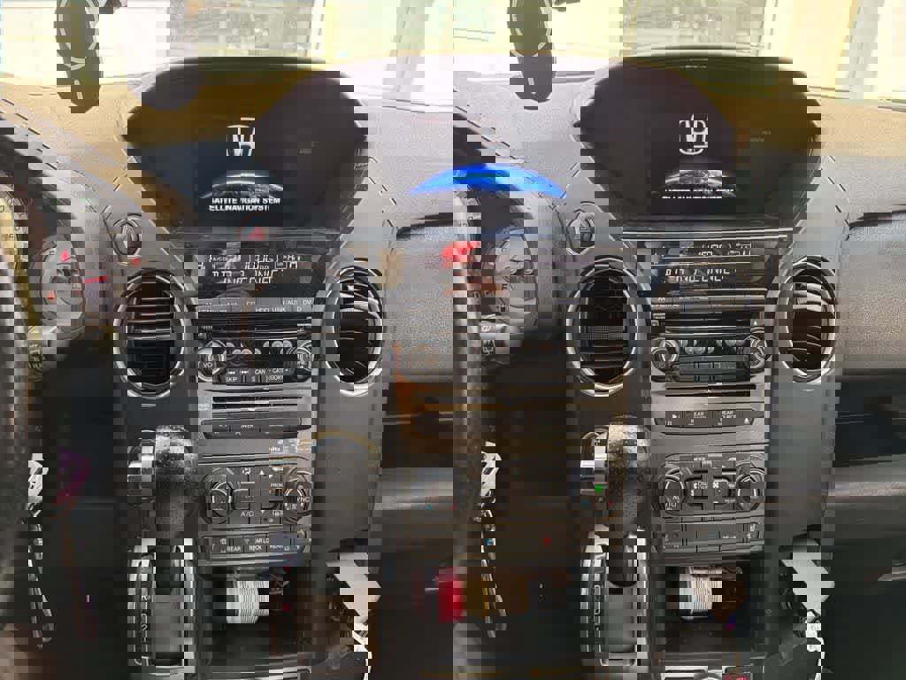 Used 2015 Honda Pilot Touring image 28