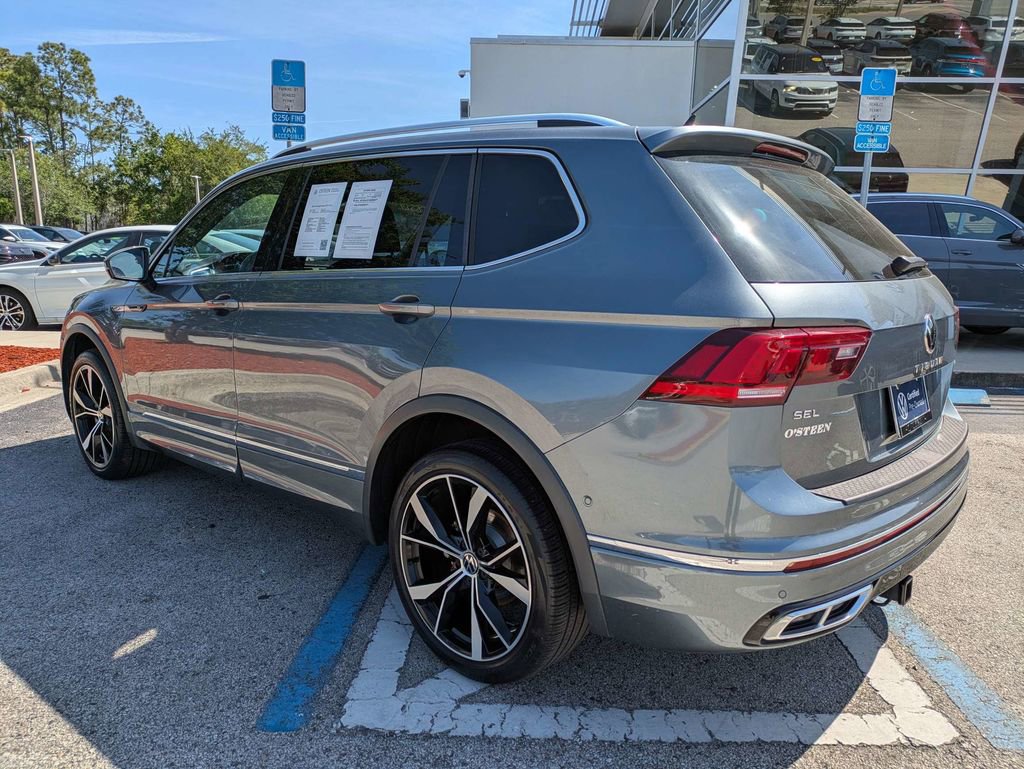 Used 2022 Volkswagen Tiguan SEL R-Line AWD/4WD image 4