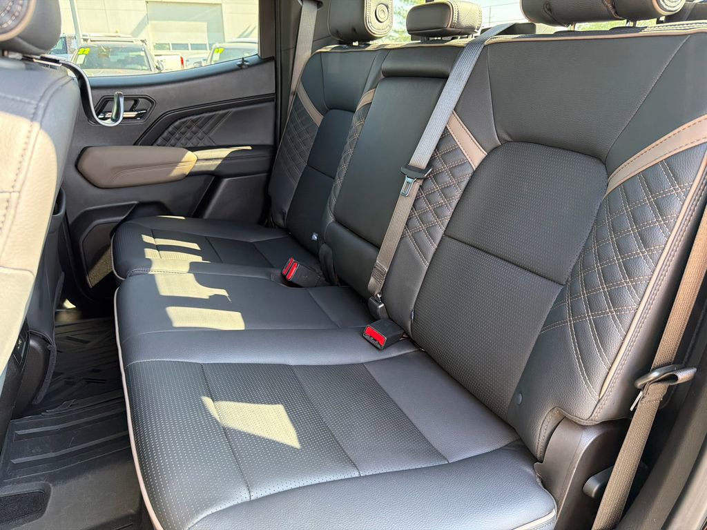 Used 2024 GMC Canyon Denali AWD/4WD image 17
