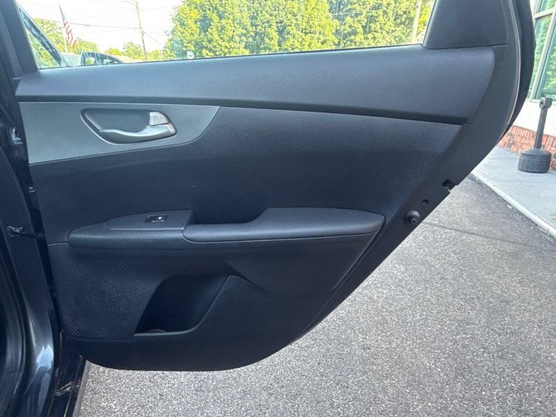 Used 2019 Kia Forte LXS FWD image 19
