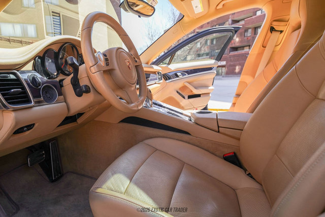 Used 2012 Porsche Panamera 4 image 48