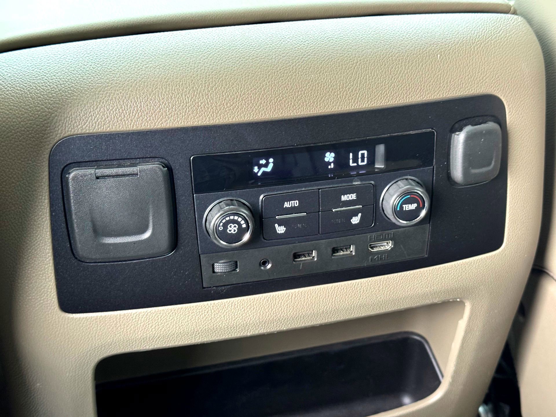 Used 2017 GMC Yukon SLT w/ Open Road Package image 23