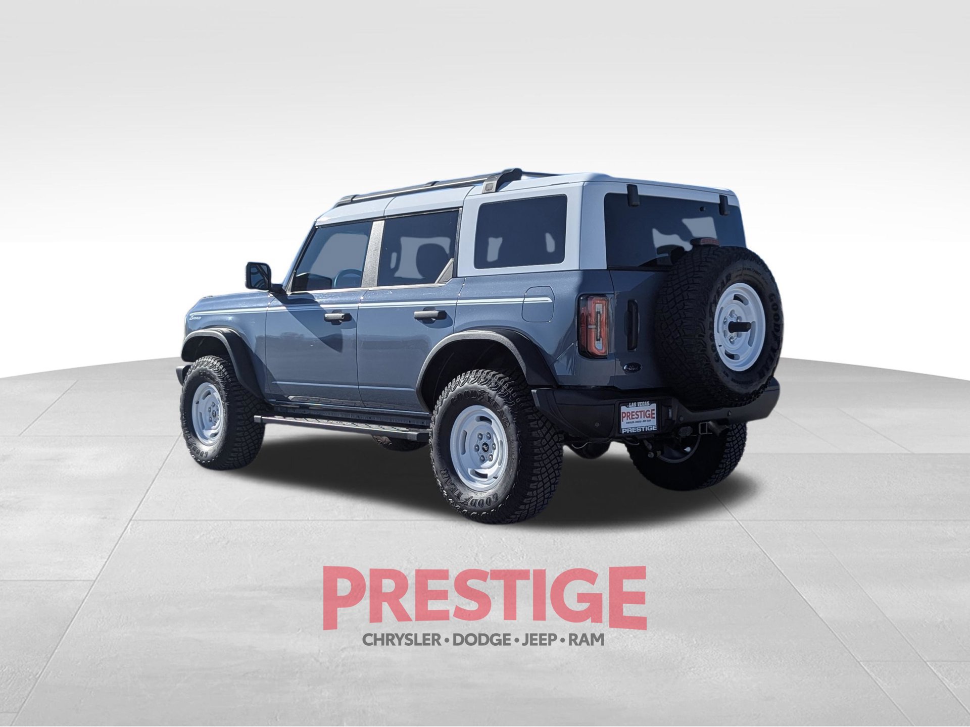 Used 2023 Ford Bronco Heritage Edition AWD/4WD image 9