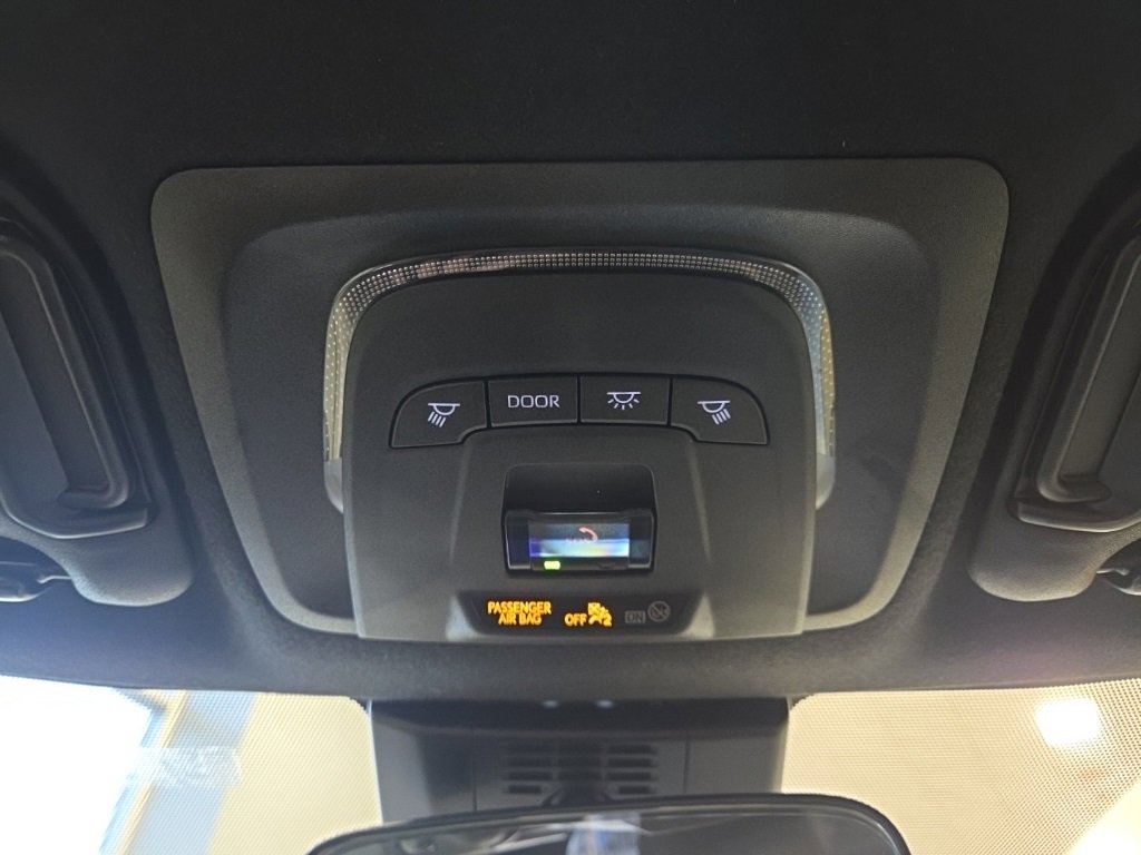 Used 2023 Toyota Corolla SE image 28