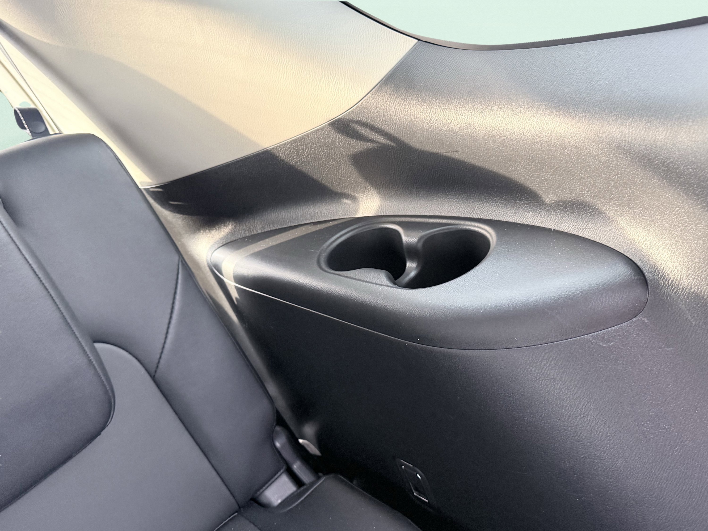 Used 2021 Nissan Armada SV w/ SV Appearance Package image 39