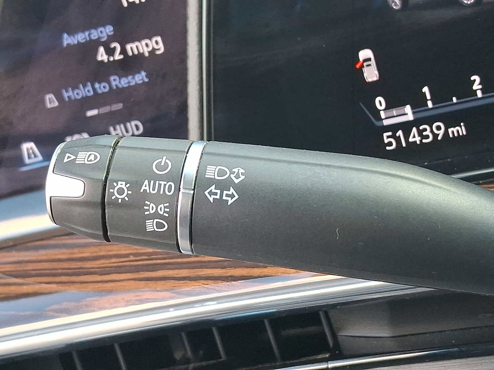 Used 2023 Cadillac Escalade Premium Luxury image 27