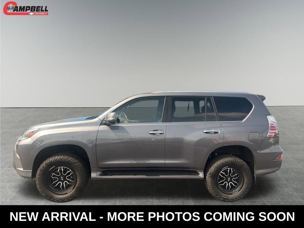 Used 2022 Lexus GX 460 w/ Accessory Package image 2