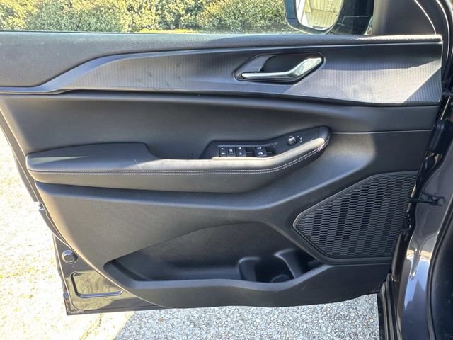 Used 2025 Jeep Grand Cherokee L Altitude image 24