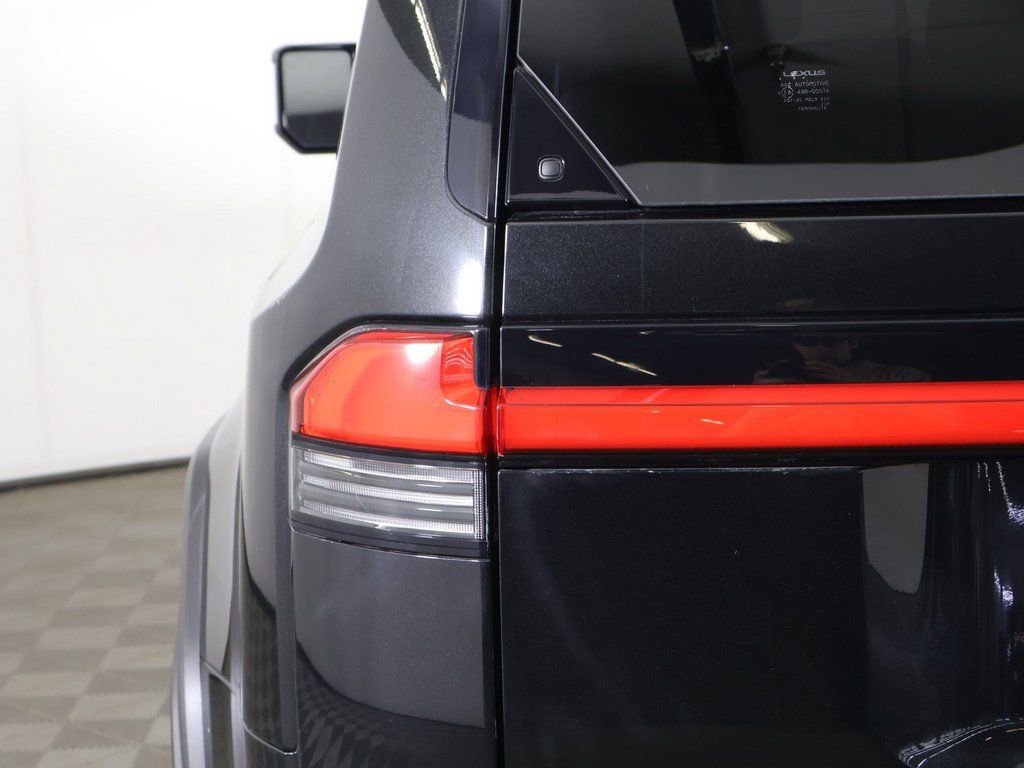 Used 2024 Lexus GX 550 image 19