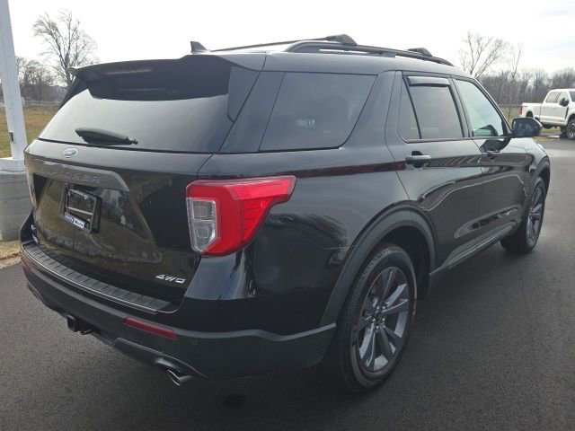 Certified 2023 Ford Explorer XLT w/ Equipment Group 202A image 9