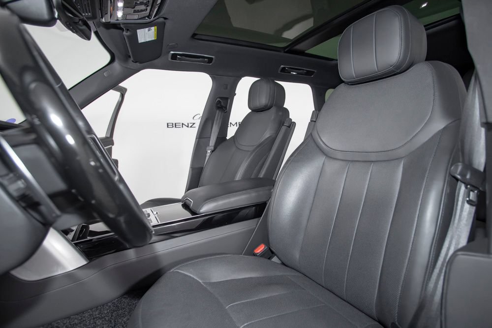 Used 2023 Land Rover Range Rover SE AWD/4WD image 13