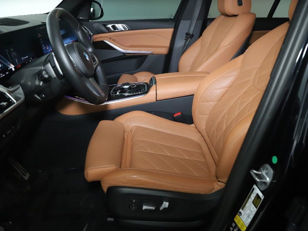 Used 2024 BMW X5 xDrive40i w/ M Sport Package AWD/4WD image 17