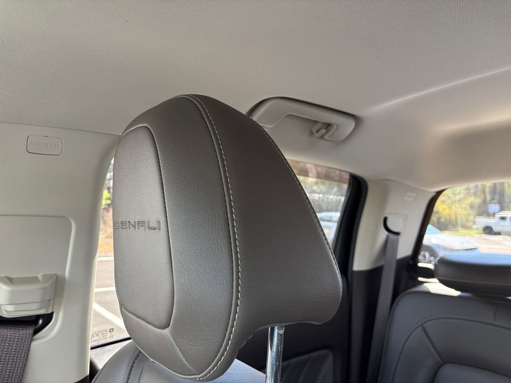 Used 2022 GMC Canyon Denali image 12