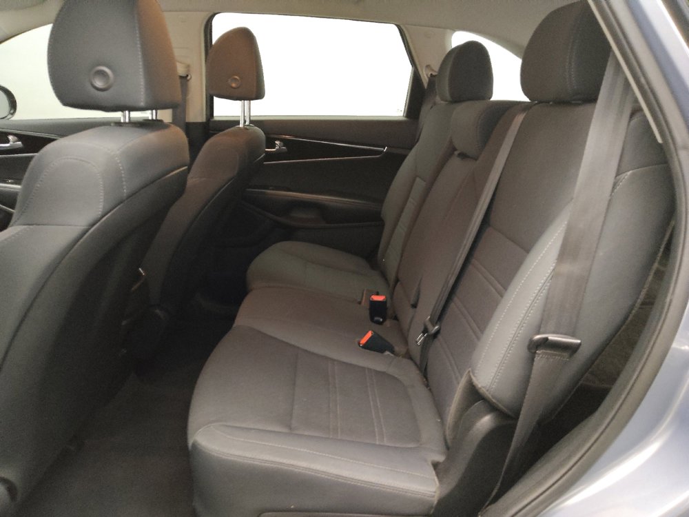 Used 2020 Kia Sorento L image 18