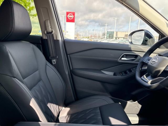 New 2026 Nissan Rogue Platinum AWD/4WD image 13