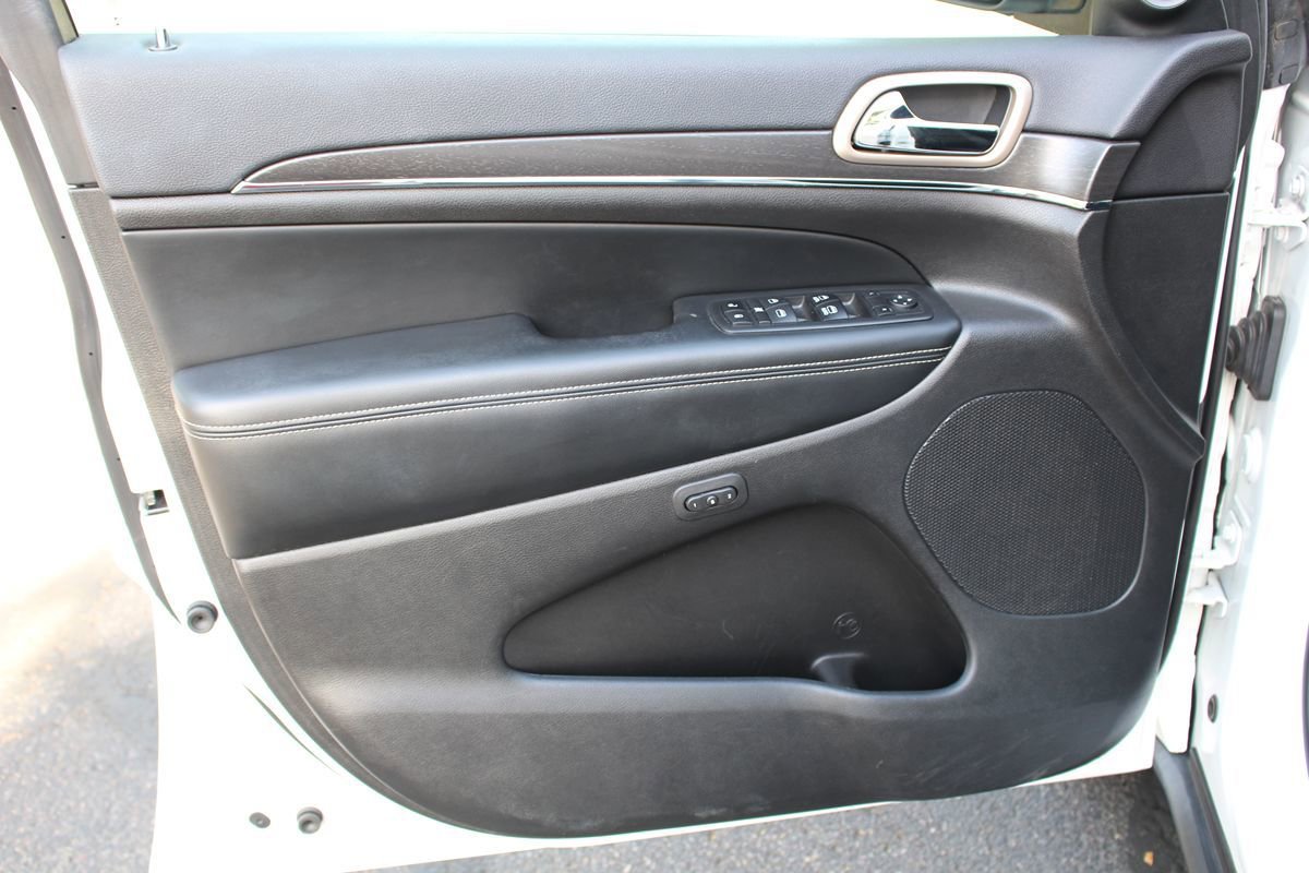 Used 2017 Jeep Grand Cherokee Limited RWD image 10