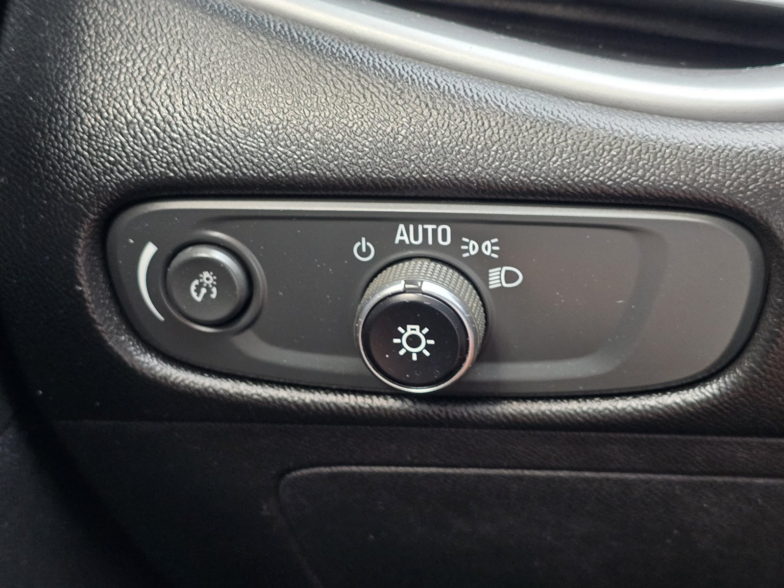 Used 2021 Chevrolet Malibu LS FWD image 22