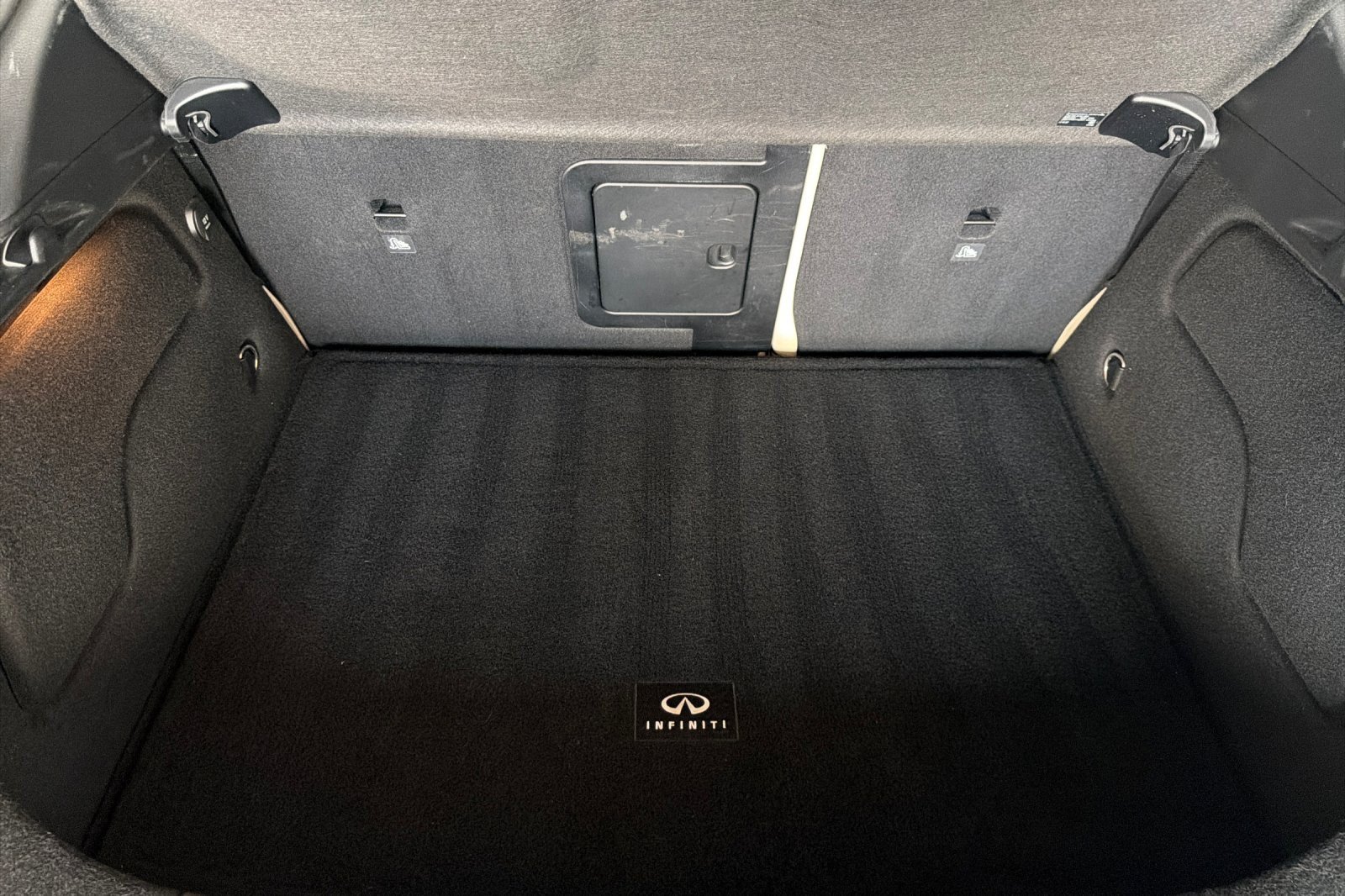 Used 2018 INFINITI QX30 AWD w/ Cargo Package image 14
