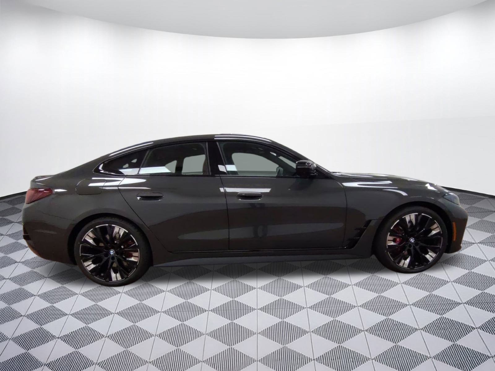 New 2026 BMW M440i w/ Premium Package image 7