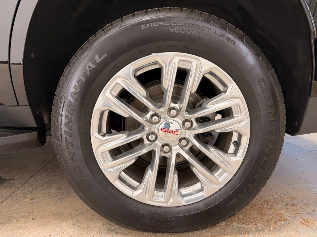 Used 2023 GMC Yukon SLT w/ SLT Luxury Package image 10