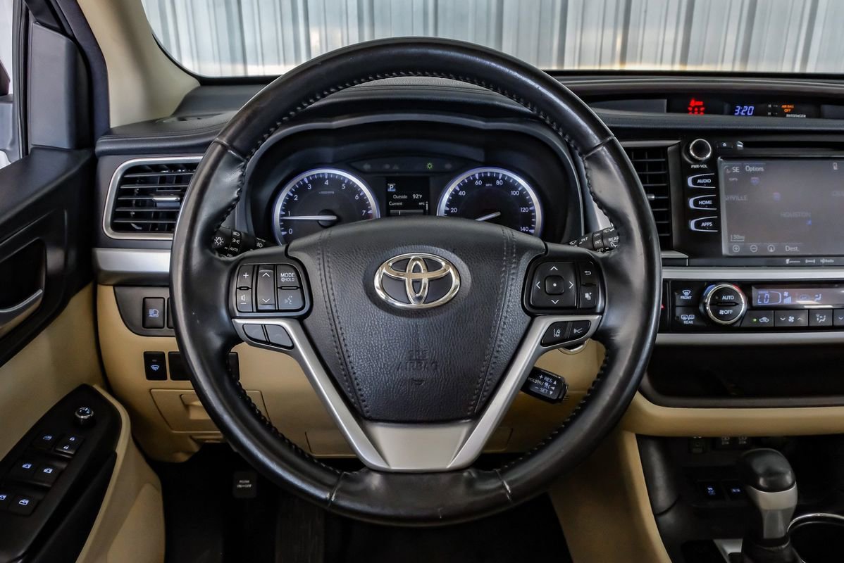Used 2018 Toyota Highlander XLE FWD image 15