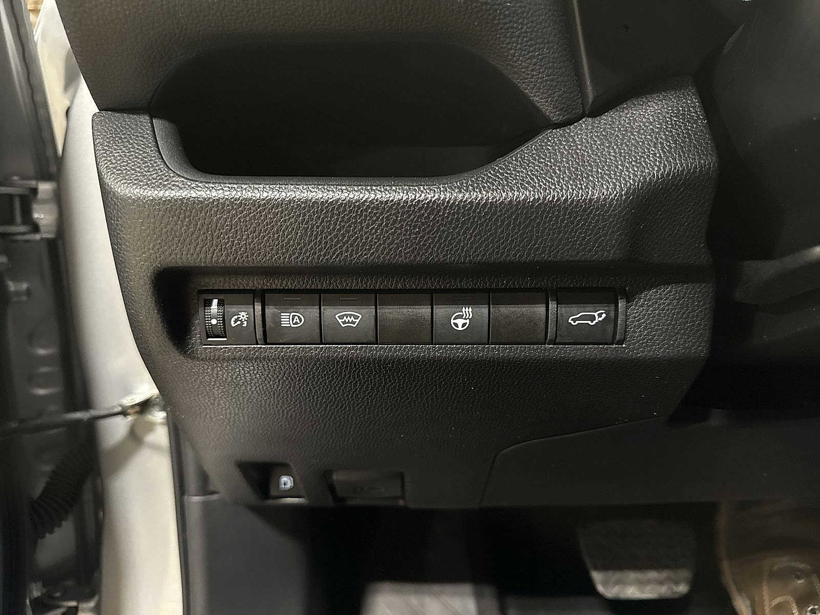 Certified 2024 Toyota RAV4 XLE Premium image 32