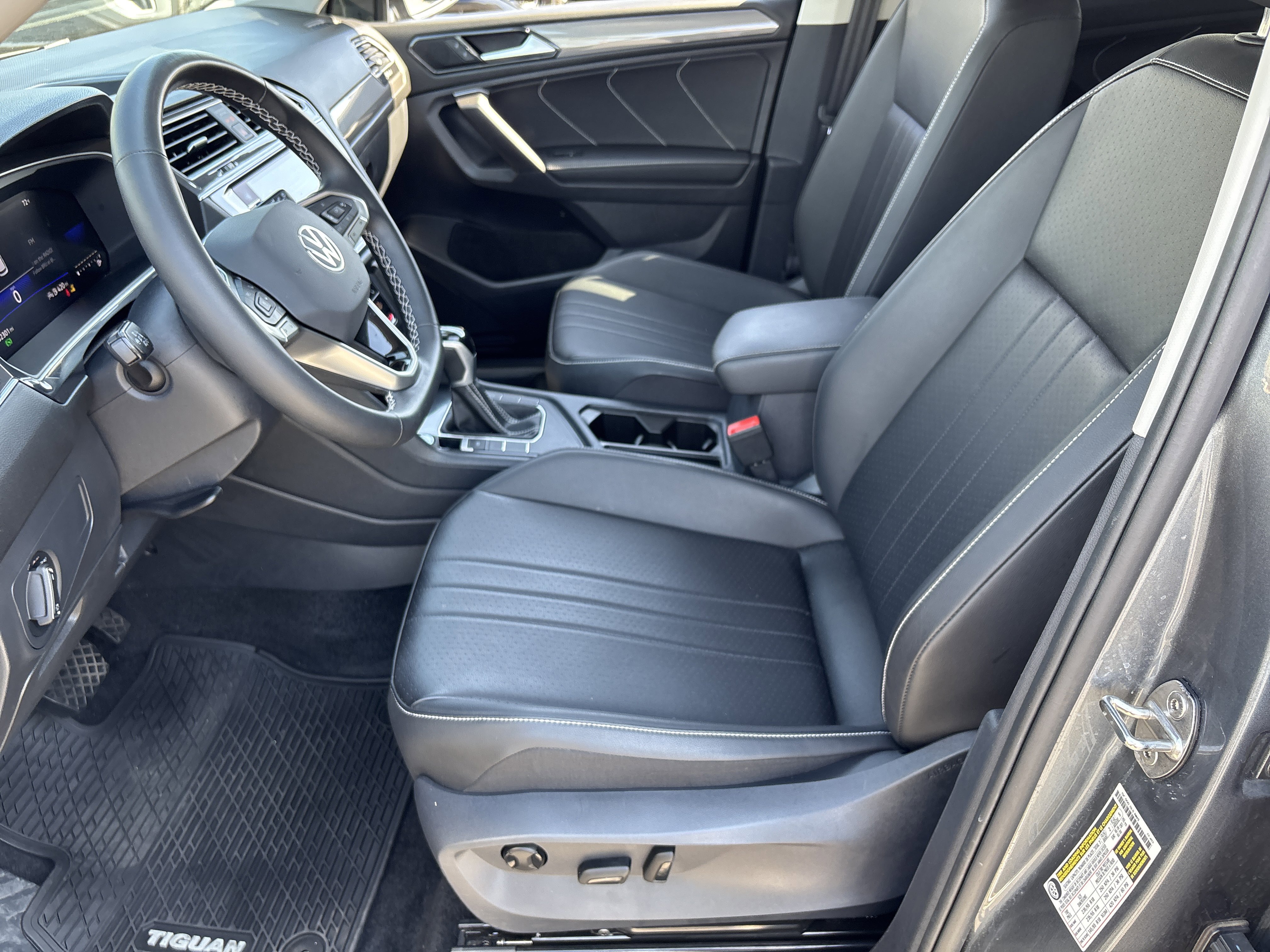 Certified 2023 Volkswagen Tiguan SE FWD image 18