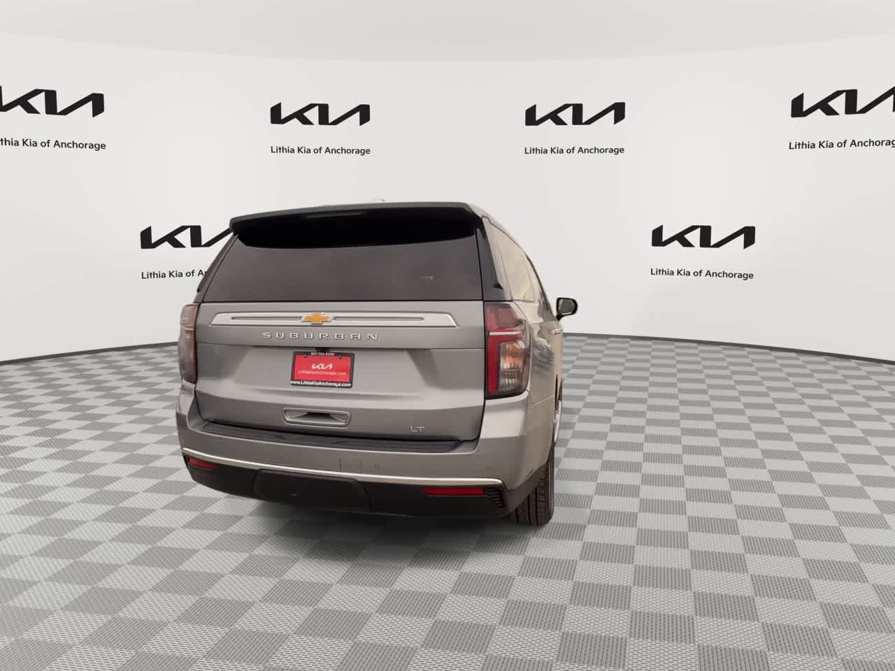 Used 2023 Chevrolet Suburban LT AWD/4WD image 7