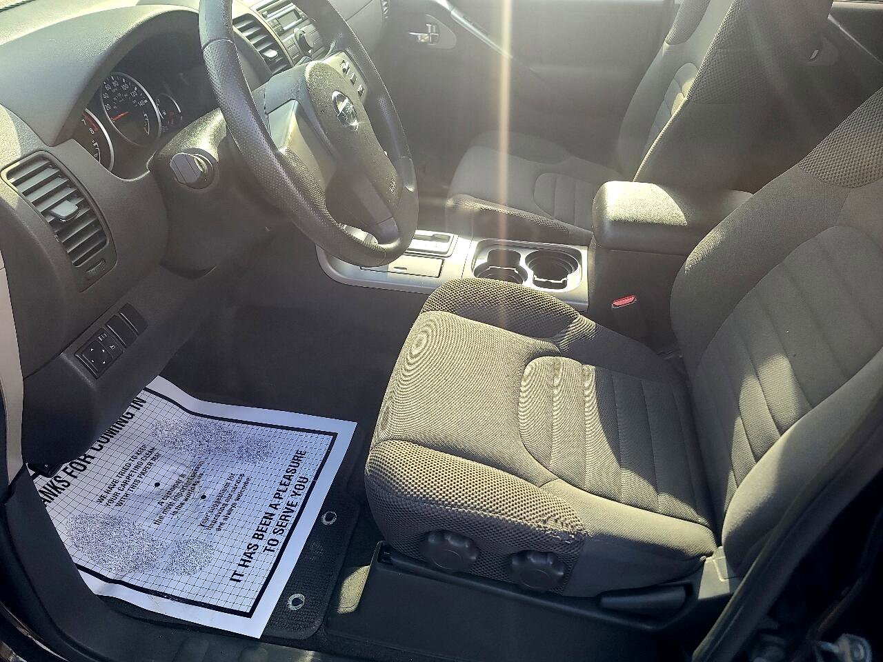 Used 2011 Nissan Pathfinder S image 10