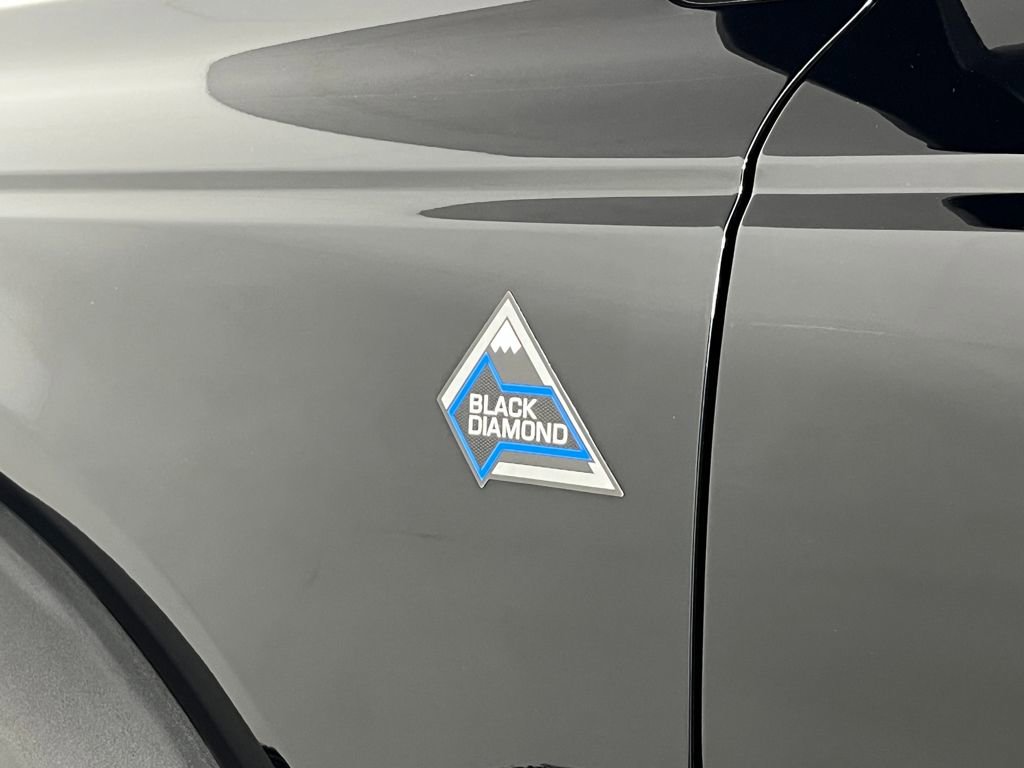 Used 2022 Ford Bronco Black Diamond image 23