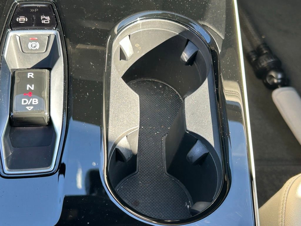 Used 2025 Audi Q6 e-tron Premium w/ Convenience Package image 40