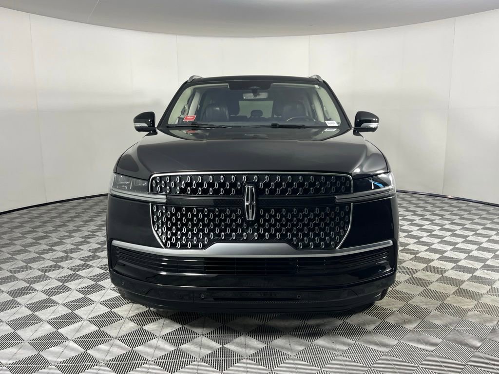 Used 2025 Lincoln Navigator L Reserve image 11