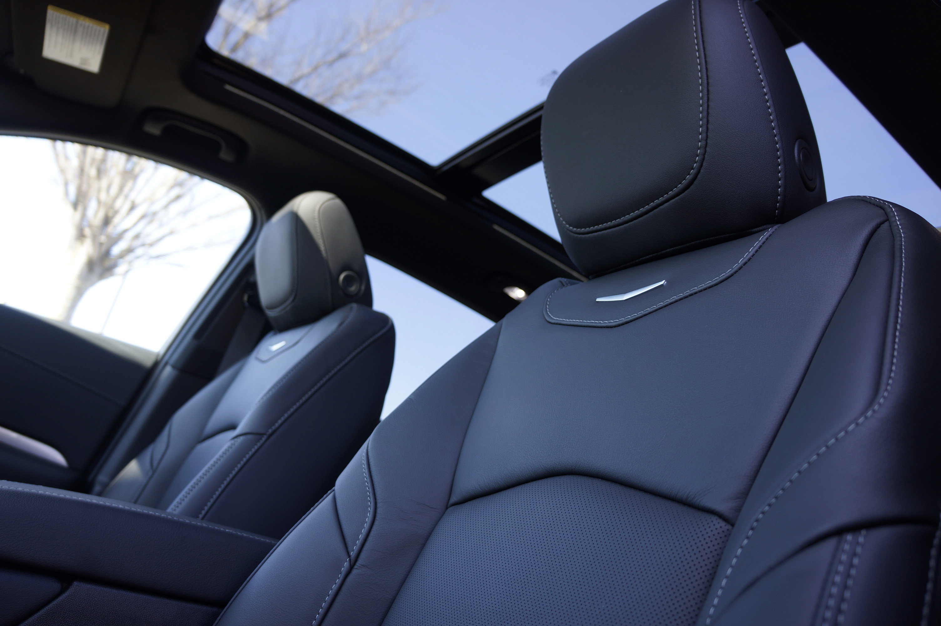 Used 2025 Cadillac XT4 Premium Luxury image 25