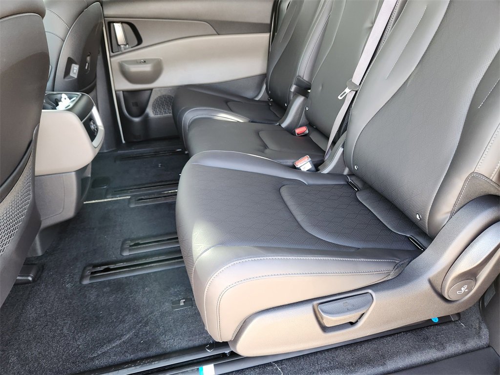 New 2026 Kia Carnival EX image 9