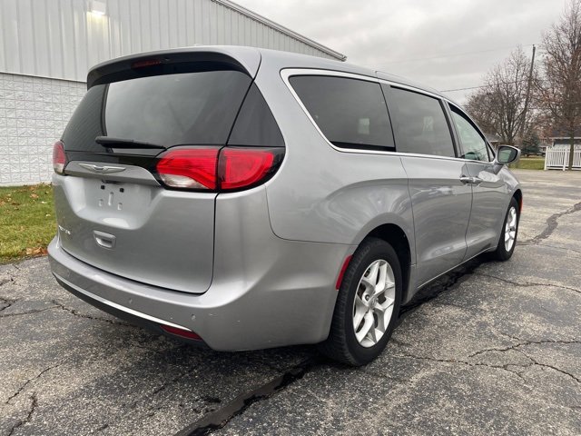 Used 2020 Chrysler Pacifica Touring w/ Tire & Wheel Group image 14