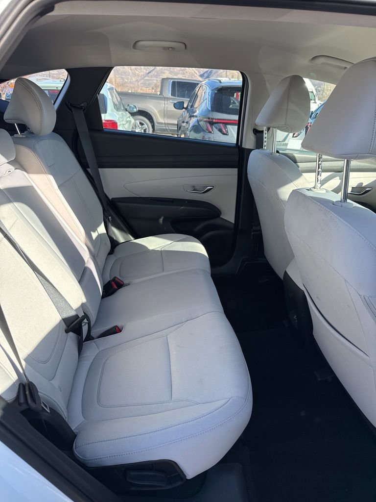Used 2025 Hyundai Tucson SE image 14