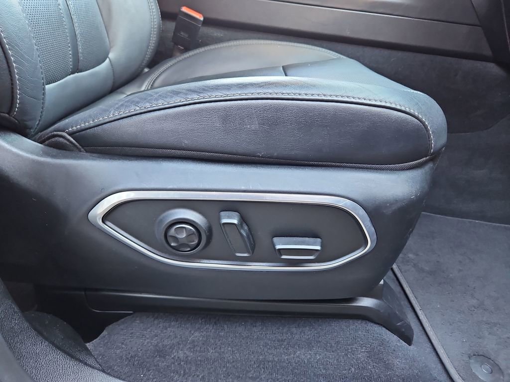 Used 2024 Jeep Wagoneer Series II w/ Flexible Seating Group image 26